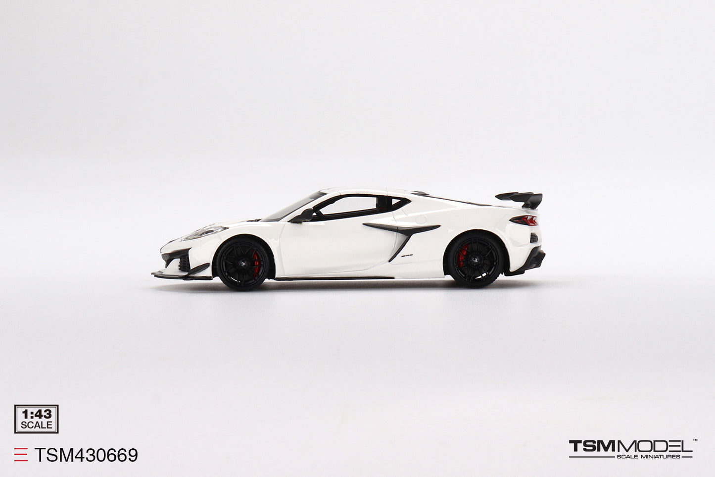 Chevrolet Corvette Z06 Arctic White