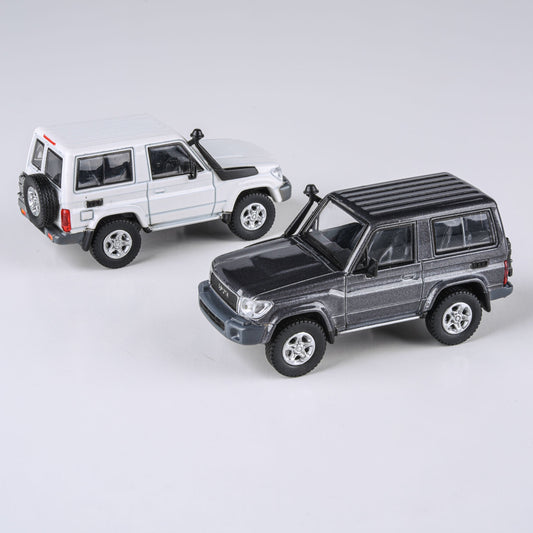 Toyota Land Cruiser 71 Short Wheel Base, French Vanilla