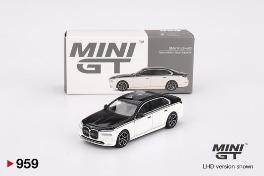 BMW i7 xDrive60 Alpine White/Black Sapphire