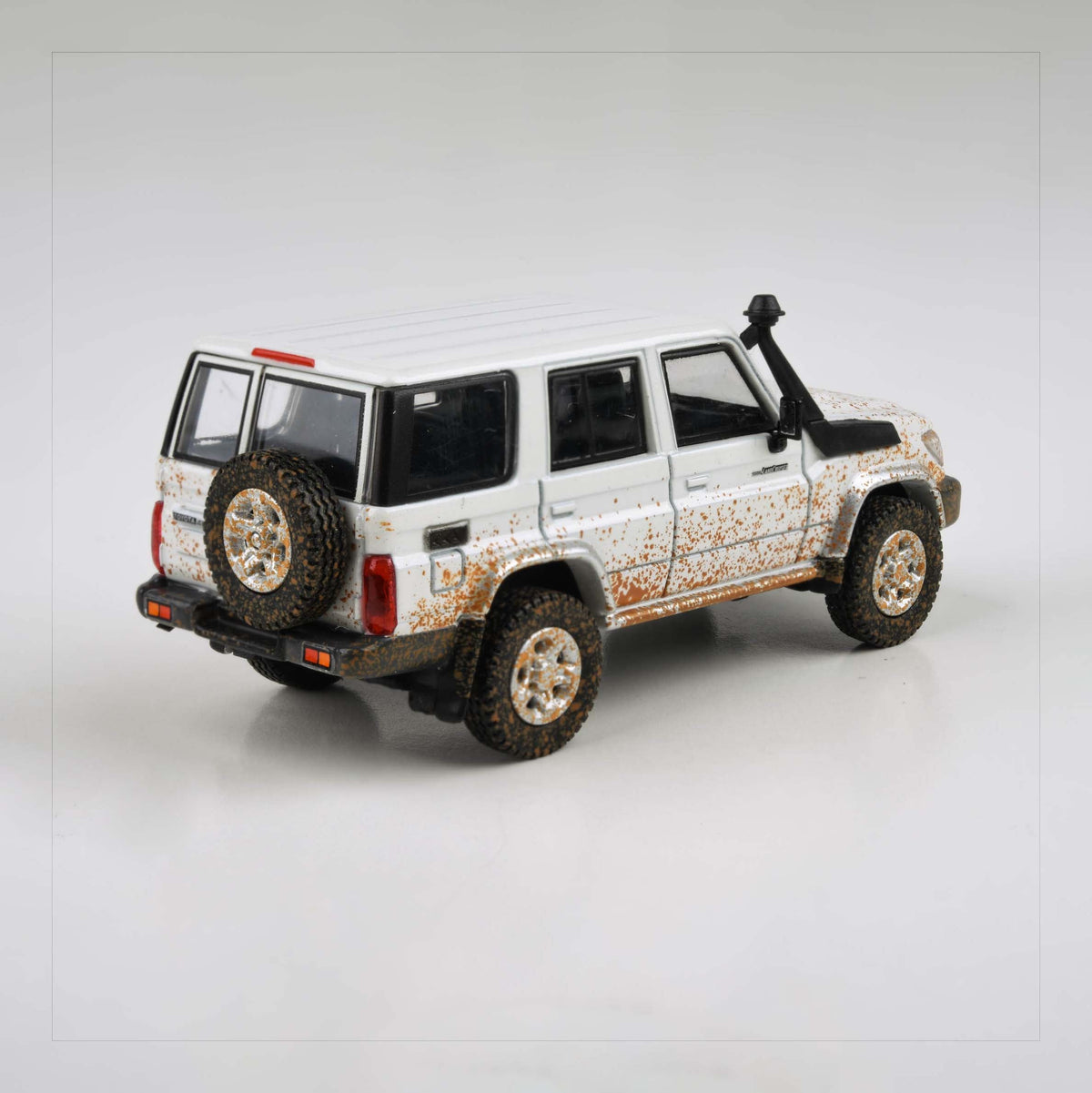 Toyota Land Cruiser LC76 Off-Road Effect