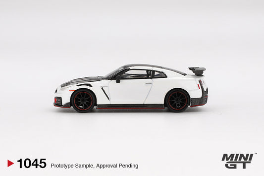 Nissan GT-R NISMO 2024 Brilliant White Pearl