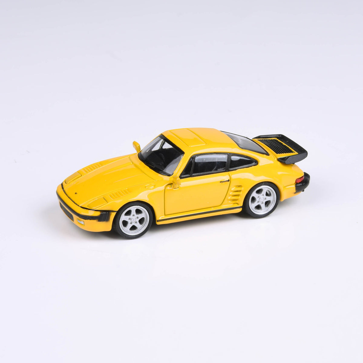 RUF BTR Slantnose Grand Prix White 1986