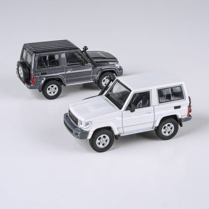 Toyota Land Cruiser 71 Short Wheel Base, French Vanilla