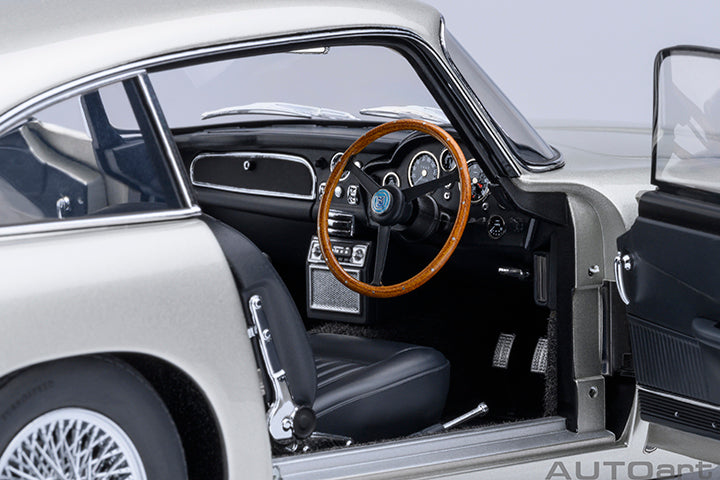 Aston Martin DB5 1964 Silver