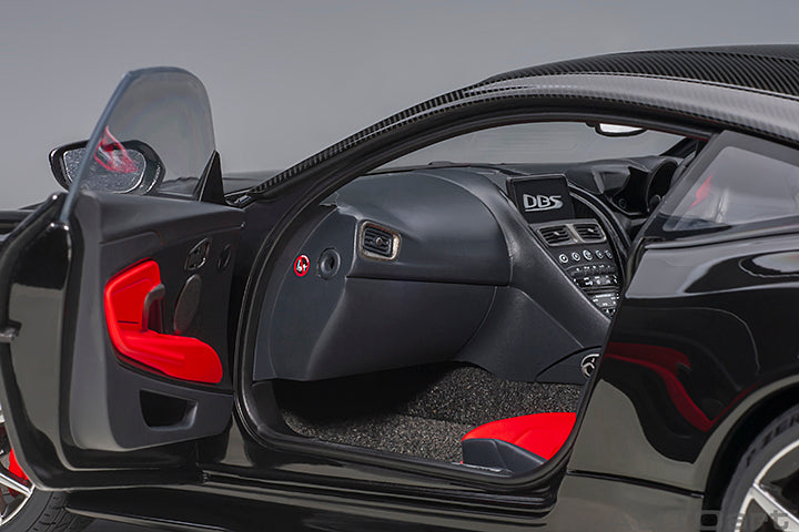 Aston Martin DBS Superleggera