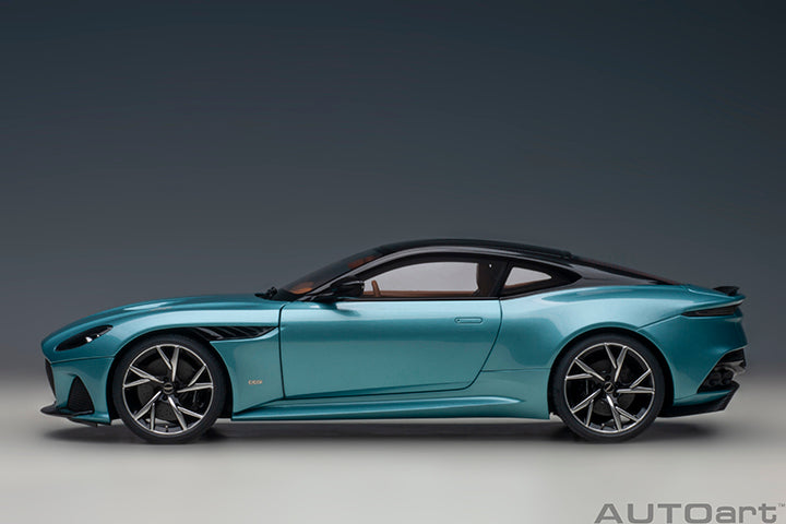 Aston Martin DBS Superleggera