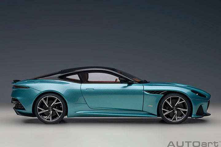 Aston Martin DBS Superleggera
