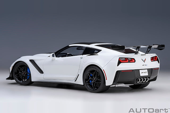 Chevrolet Corvette C7 ZR1 Arctic White