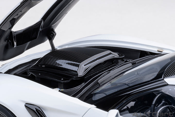 Chevrolet Corvette C7 ZR1 Arctic White