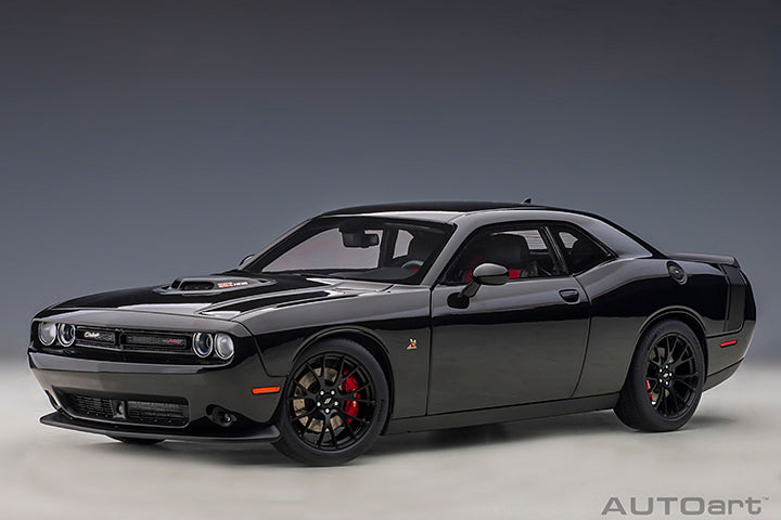 Dodge Challenger 392 Hemi Scat Pack Shaker Pitch Black