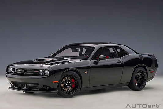 Dodge Challenger 392 Hemi Scat Pack Shaker Pitch Black