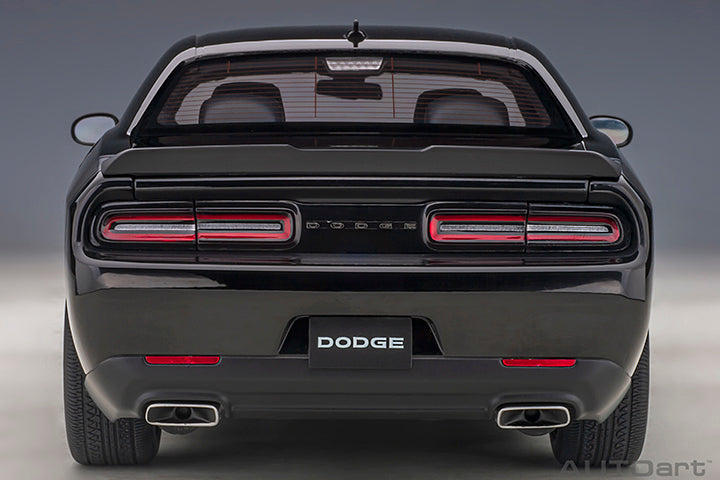 Dodge Challenger 392 Hemi Scat Pack Shaker Pitch Black