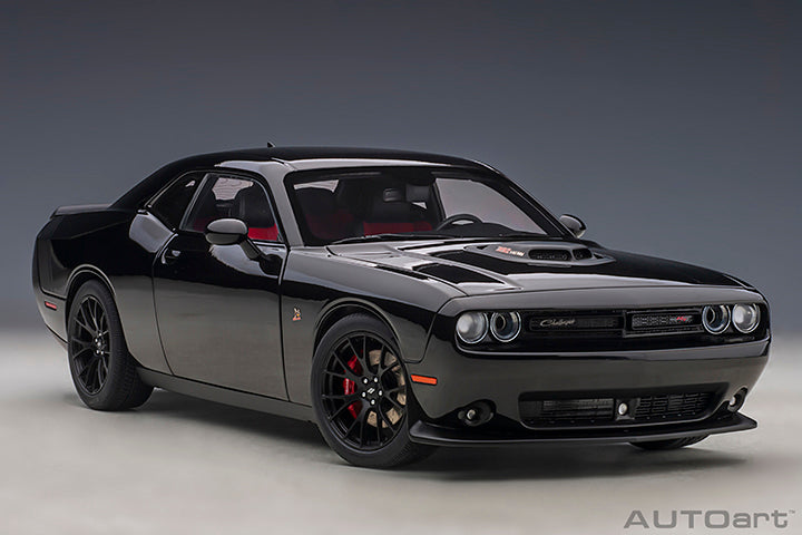 Dodge Challenger 392 Hemi Scat Pack Shaker Pitch Black