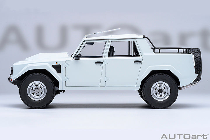 Lamborghini LM002 Bianco Polo