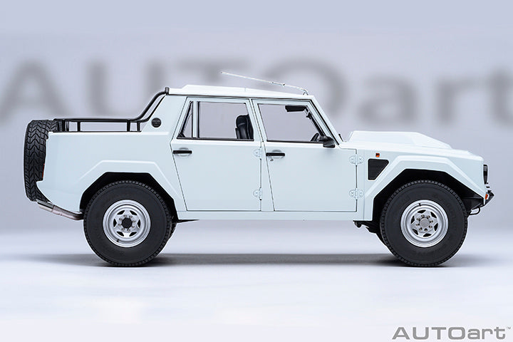 Lamborghini LM002 Bianco Polo