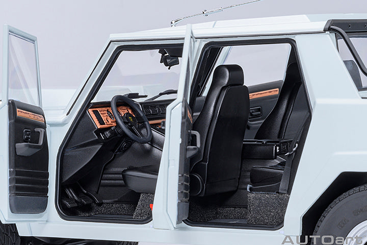 Lamborghini LM002 Bianco Polo