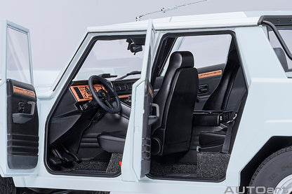 Lamborghini LM002 Bianco Polo