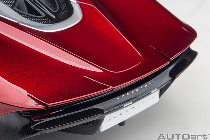 McLaren Speedtail Volcano Red
