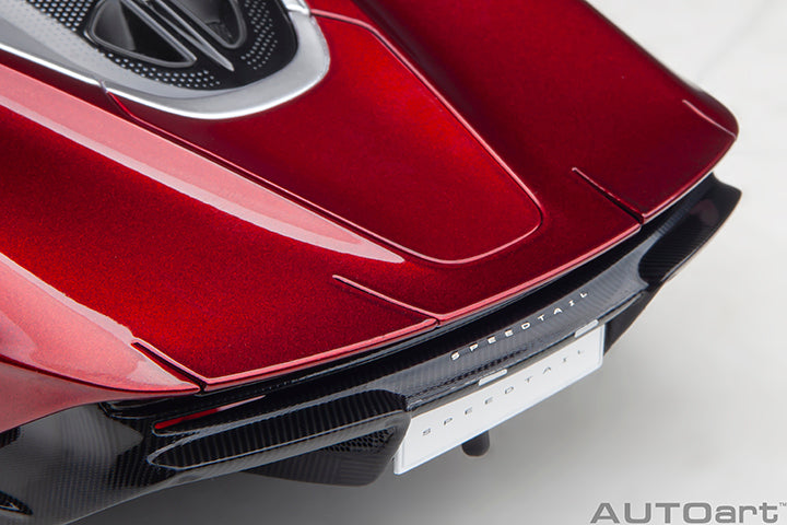 McLaren Speedtail Volcano Red