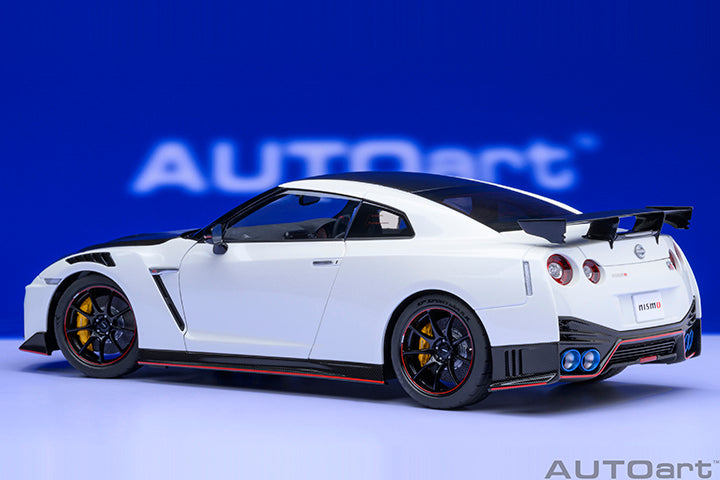Nissan GT-R (R35) Nismo Brilliant White Pearl