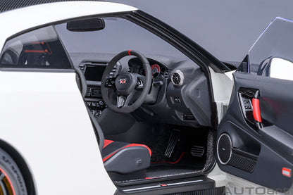 Nissan GT-R (R35) Nismo Brilliant White Pearl