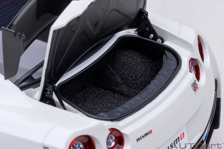 Nissan GT-R (R35) Nismo Brilliant White Pearl