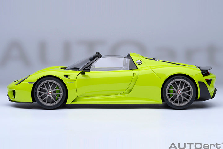 Porsche 918 Spyder Weissach Package