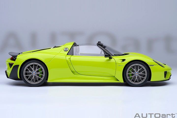 Porsche 918 Spyder Weissach Package