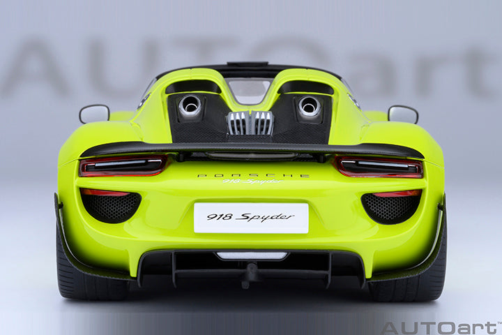 Porsche 918 Spyder Weissach Package