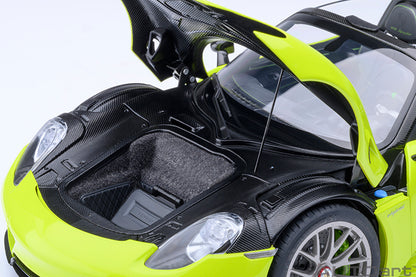 Porsche 918 Spyder Weissach Package