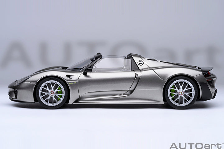 Porsche 918 Spyder Weissach Package