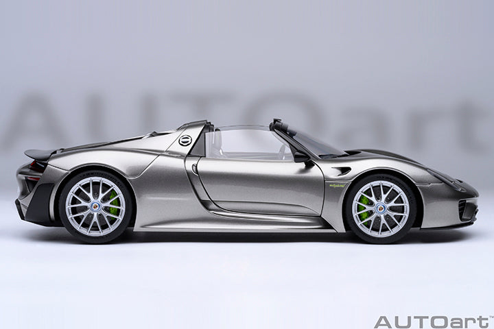 Porsche 918 Spyder Weissach Package