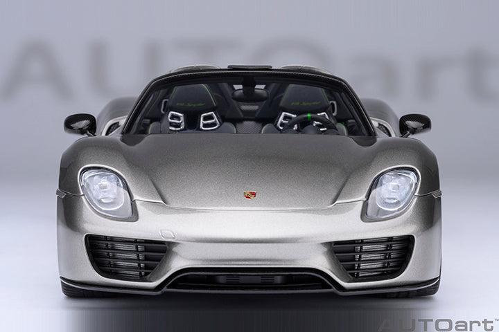 Porsche 918 Spyder Weissach Package