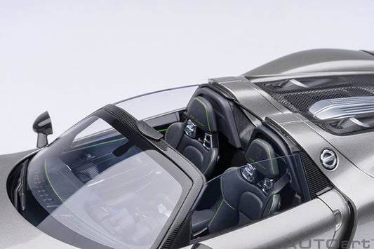Porsche 918 Spyder Weissach Package