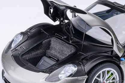 Porsche 918 Spyder Weissach Package