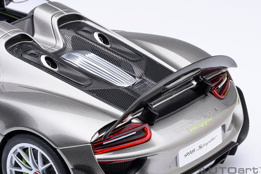 Porsche 918 Spyder Weissach Package