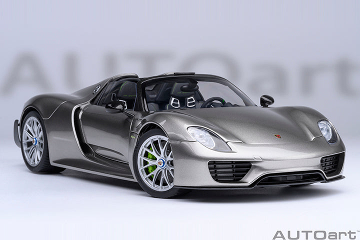 Porsche 918 Spyder Weissach Package
