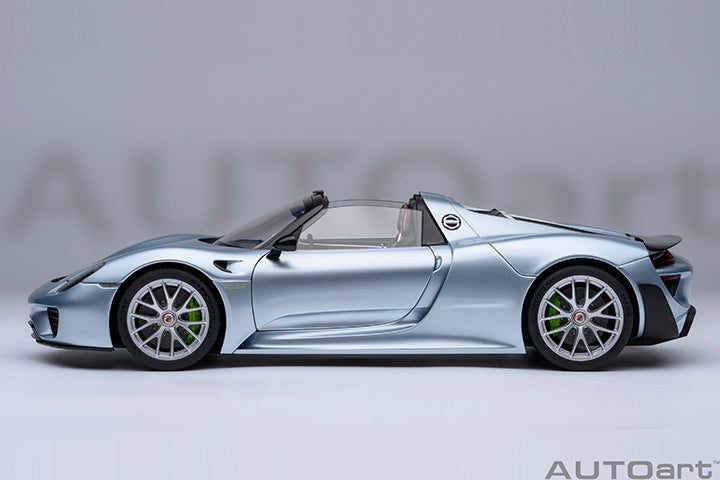 Porsche 918 Spyder Weissach Package