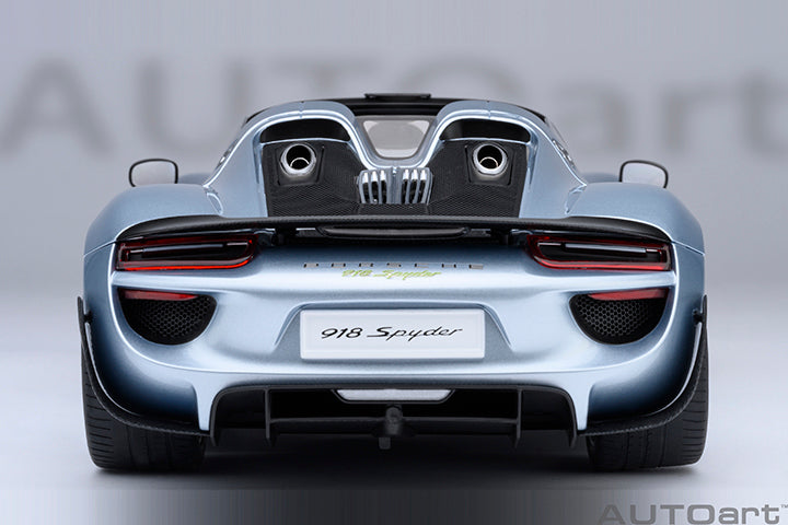 Porsche 918 Spyder Weissach Package
