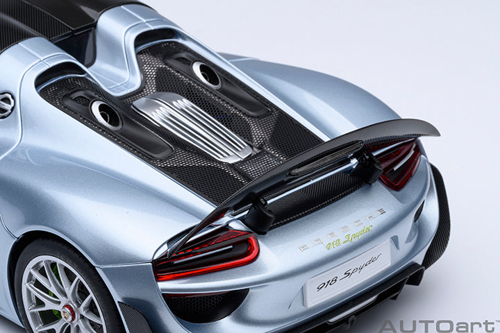 Porsche 918 Spyder Weissach Package