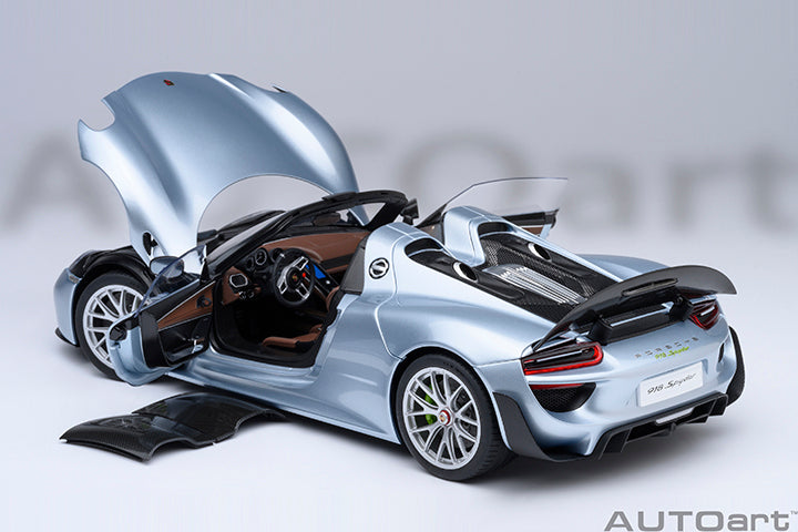 Porsche 918 Spyder Weissach Package