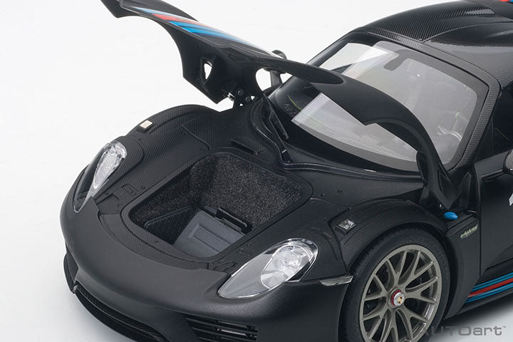 Porsche 918 Spyder Weissach Package