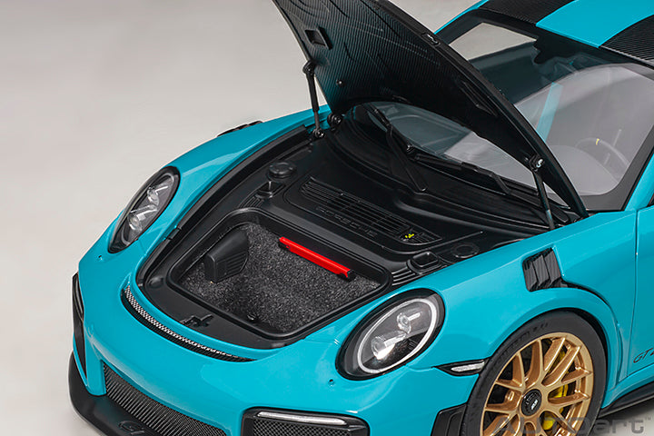 Porsche 911 GT2 RS Weissach Package