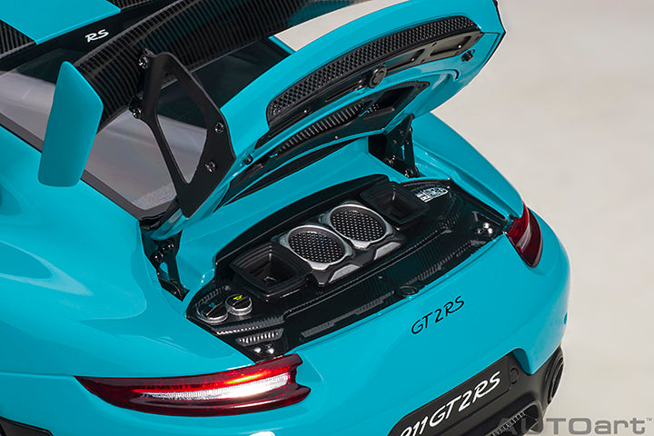Porsche 911 GT2 RS Weissach Package