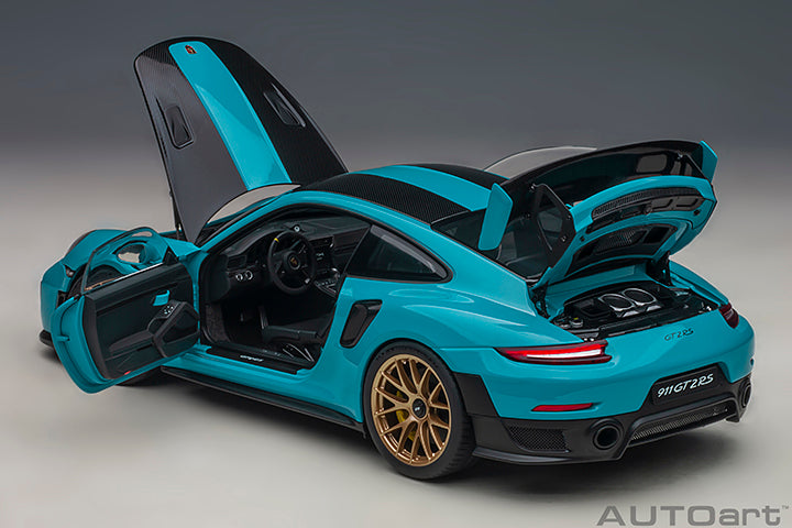 Porsche 911 GT2 RS Weissach Package