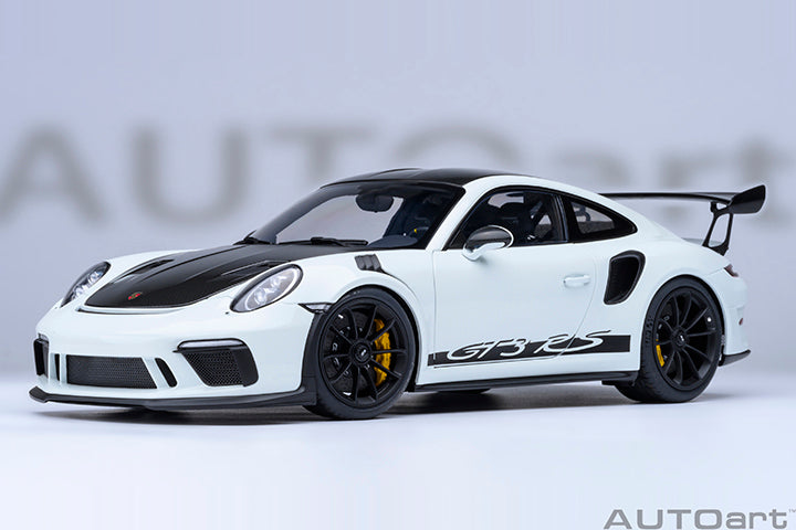 Porsche 911 GT2 RS Weissach Package