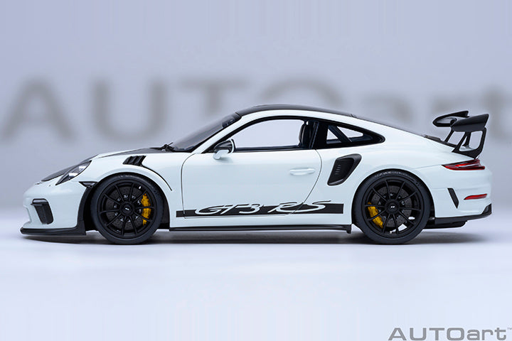 Porsche 911 GT2 RS Weissach Package