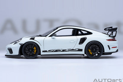 Porsche 911 GT2 RS Weissach Package