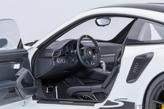 Porsche 911 GT2 RS Weissach Package