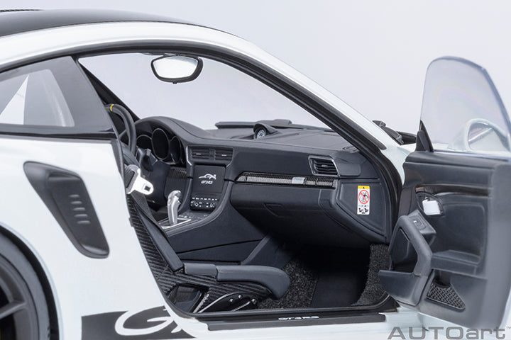Porsche 911 GT2 RS Weissach Package